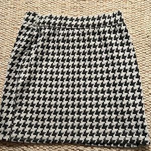 XS checkered skirt. Perfect condition.